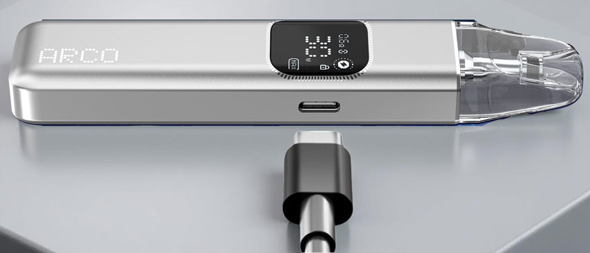 SMOK Arco Digi Kit illustrating the 1.4A USB-C fast charging capability, which allows the device to fully recharge in just 35 minutes and provides exceptional battery longevity of up to four days of consistent vaping