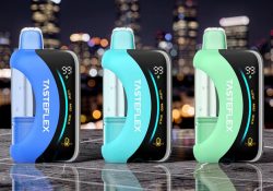 Three TasteFlex Cresmo 80K disposable vapes stand side by side with their large front-facing digital screens turned toward the camera. The brightly lit LED displays clearly show a detailed interface featuring the remaining battery percentage at the top, a dedicated middle section indicating the three selectable power modes, and the current juice level percentage at the bottom.
